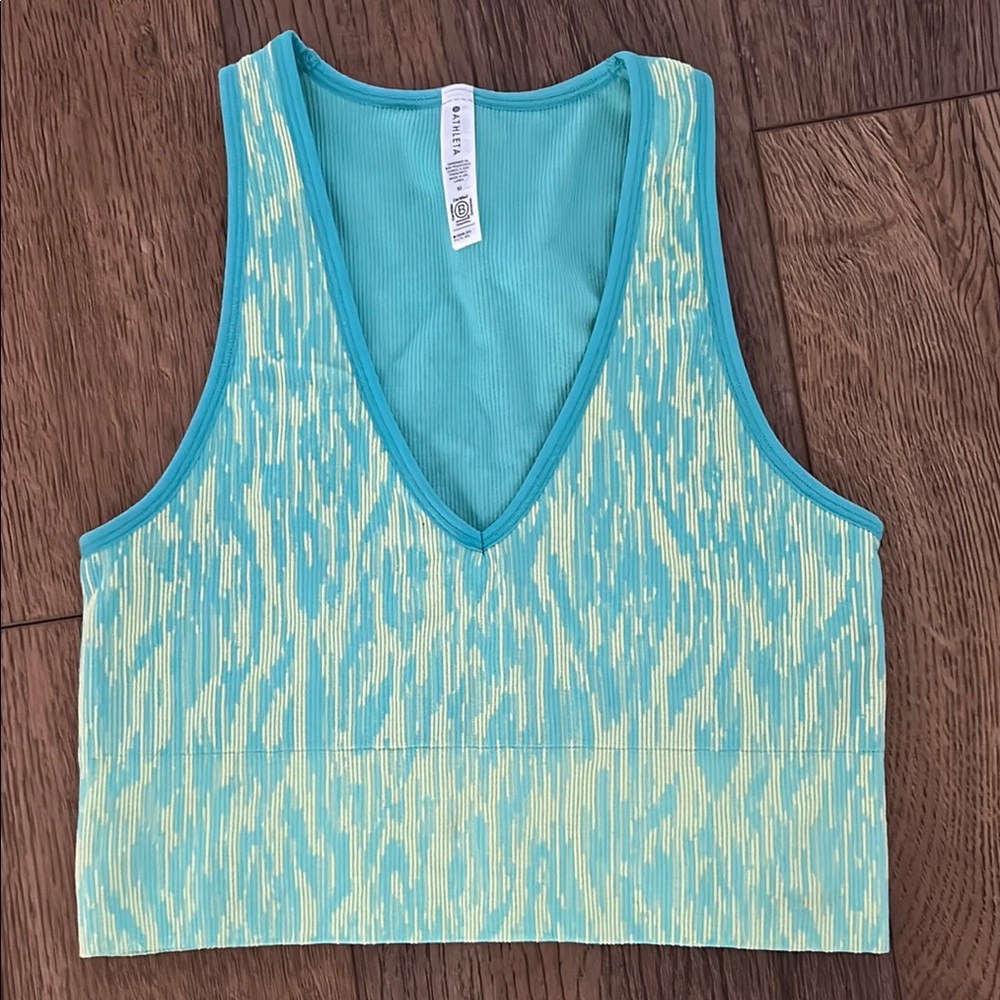 NWOT Athleta‎ Aurora Seamless Crop Rib Tank blue /yellow patterned design Size M